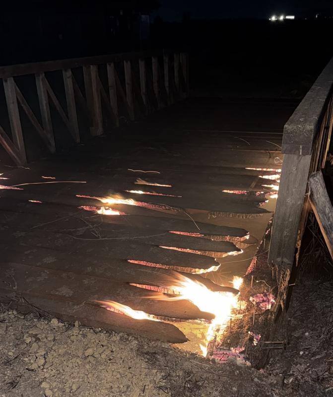 Il ponte incendiato