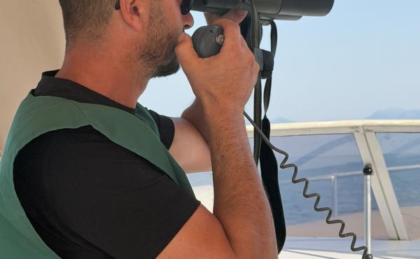 Guardia volontaria durante i controlli