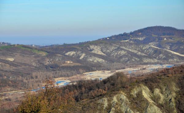 Panorama di un tratto della Valle dell'Enza