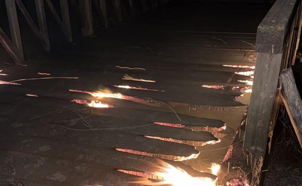 Il ponte incendiato