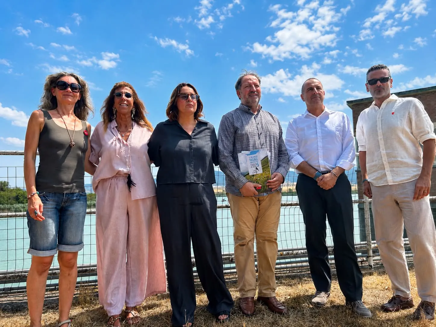 Da sinistra, Silvia Mascagni, resp. Lipu per la Riserva, la Sindaca Santa Luce Giamila Carli, la Direttrice Solvay Maria Rita Maresca, il resp. Oasi Riserve Lipu Ugo Faralli, l'Assessore regionale Ambiente David Barontini, il Responsabile comunicazione Solvay Antonello De Lorenzo